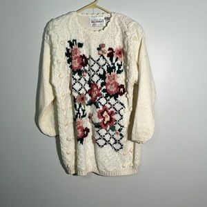 vintage 80s hand knit floral sweater plus size with shoulder pads